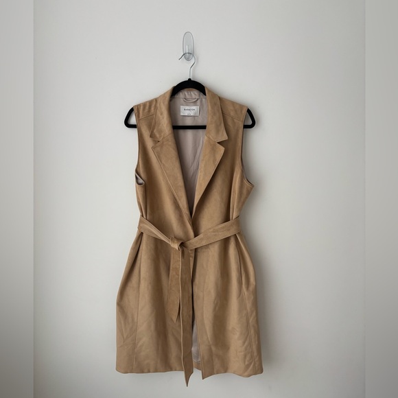 Babaton Jackets & Blazers - Babaton Malley Vest Camel Faux Suede Belted Sleeveless Trench Jacket Size L